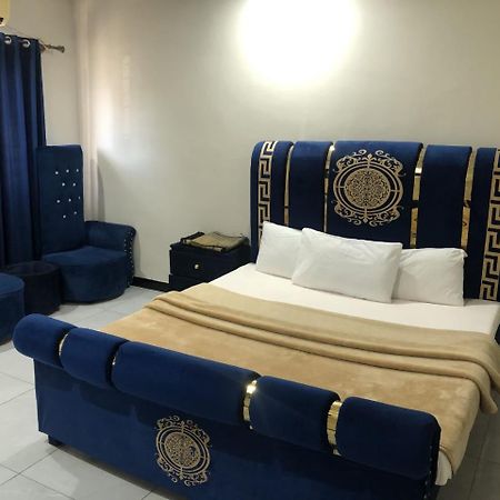 Hotel Islamabad Crown Равалпинди Экстерьер фото