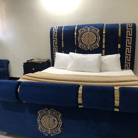 Hotel Islamabad Crown Равалпинди Экстерьер фото