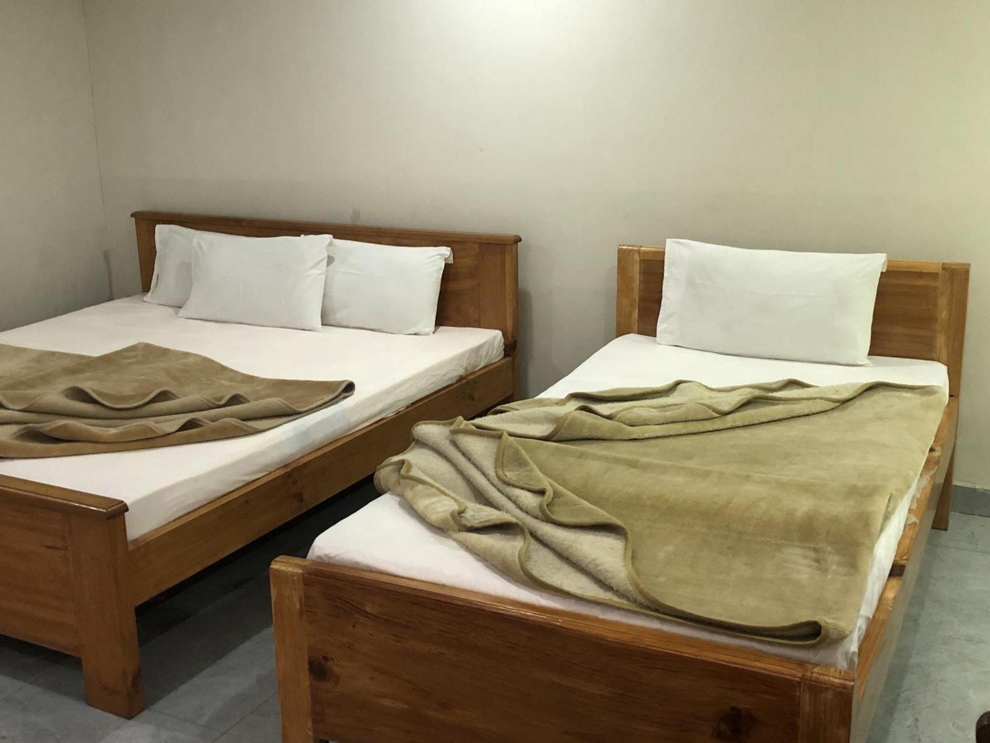 Hotel Islamabad Crown Равалпинди Экстерьер фото